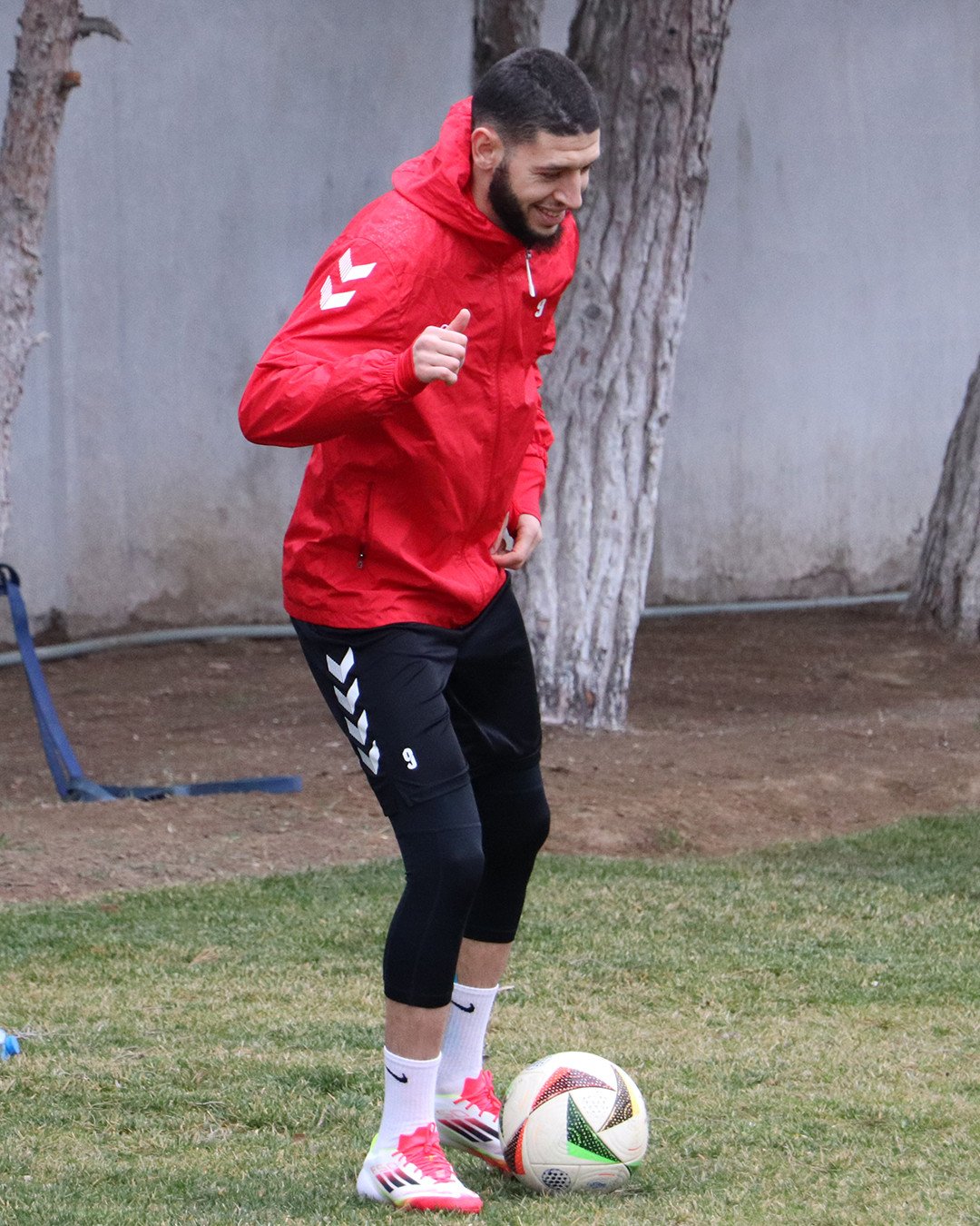 "Futbolçu üçün baş məşqçi amili çox vacibdir"