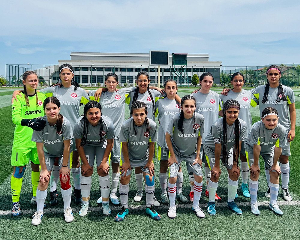 U-15 qızlar komandası yarımfinalda U-15 qızlar komandası yarımfinalda